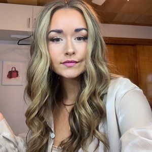 meet your posher, Sydney✨